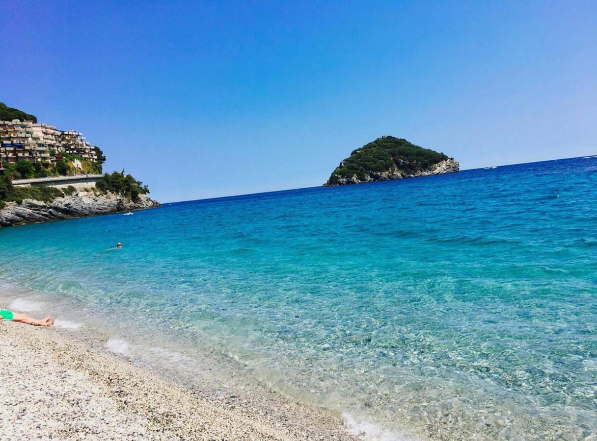 A 5 Minuti Dal Mare - Dolphin Beach House 스포토르노 외부 사진